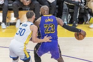 NBA生涯总薪资Top25：詹姆斯5.84亿力压库里 KD第6 东契奇第24图片